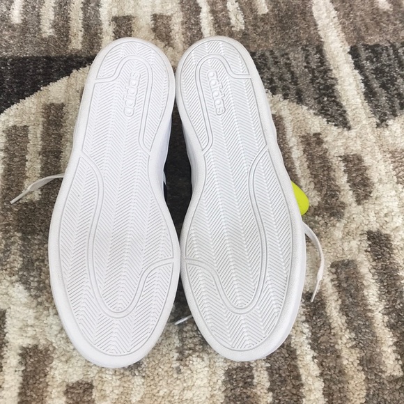 ADIDAS - Picture 3 of 5